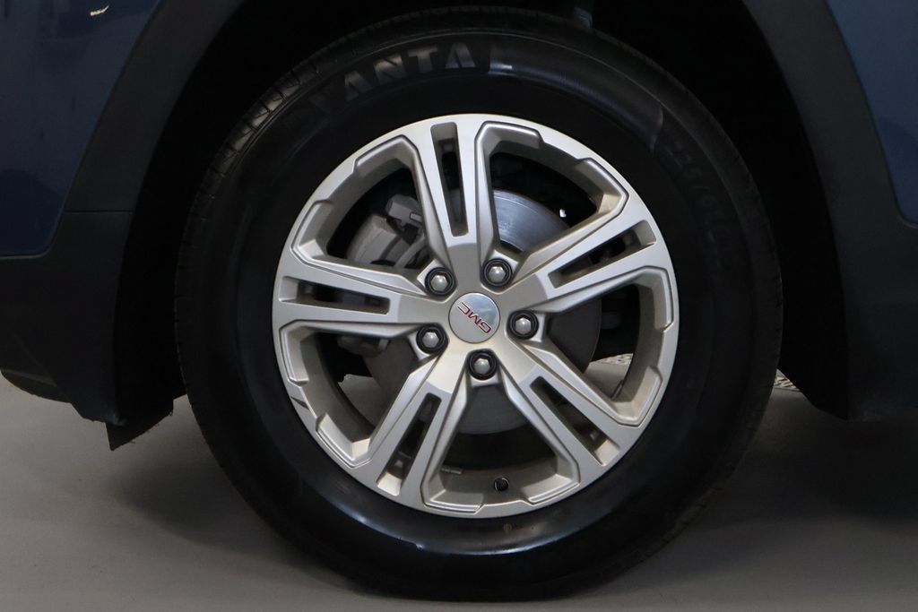 Used 2024 GMC Terrain SLE AWD/4WD image 33