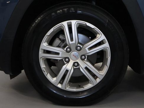 Used 2024 GMC Terrain SLE AWD/4WD image 33
