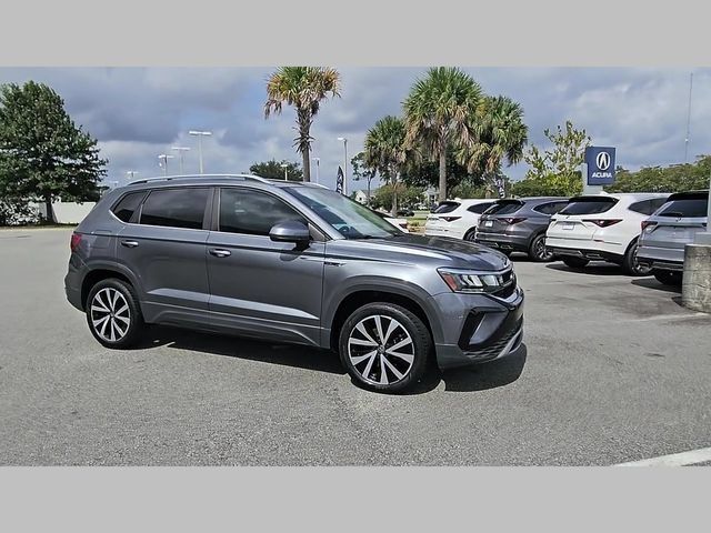 Used 2023 Volkswagen Taos SE w/ Panoramic Sunroof Package FWD image 28