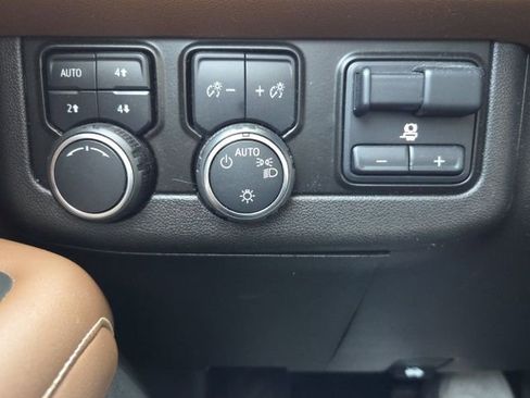 Used 2021 Chevrolet Tahoe High Country w/ Premium Package image 25