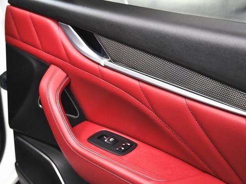 Used 2022 Maserati Levante Modena image 19