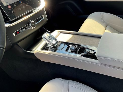 New 2026 Volvo XC90 B6 Plus w/ Protection Package Premier image 20