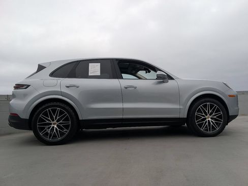 Certified 2025 Porsche Cayenne AWD/4WD image 24