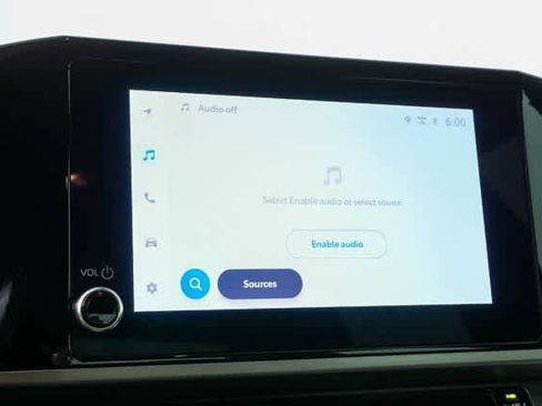 Used 2025 Toyota Camry SE image 14