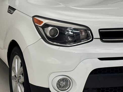 Used 2017 Kia Soul + w/ Primo Package FWD image 5