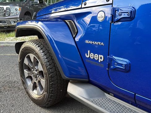 Used 2018 Jeep Wrangler Unlimited Sahara AWD/4WD image 40