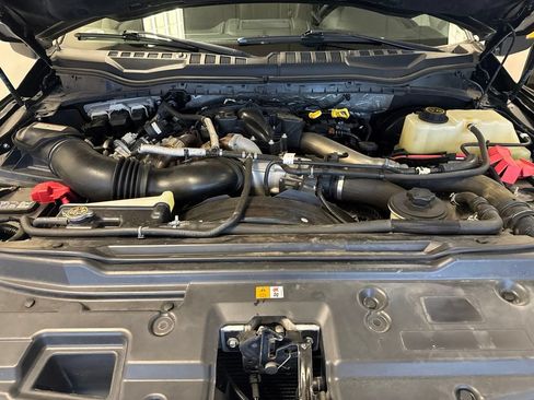 Used 2019 Ford F250 Lariat w/ Lariat Ultimate Package AWD/4WD image 7