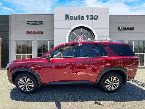 Used 2022 Nissan Pathfinder SL AWD/4WD image 5