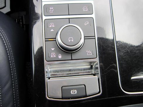 Used 2019 Land Rover Range Rover Supercharged image 22