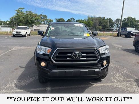 Used 2022 Toyota Tacoma SR5 RWD image 2