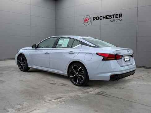 Used 2024 Nissan Altima 2.5 SR FWD image 3