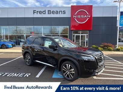 New 2025 Nissan Pathfinder Platinum w/ Black Appearance Package