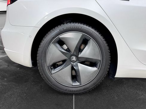 Used 2022 Tesla Model 3 Long Range AWD/4WD image 35