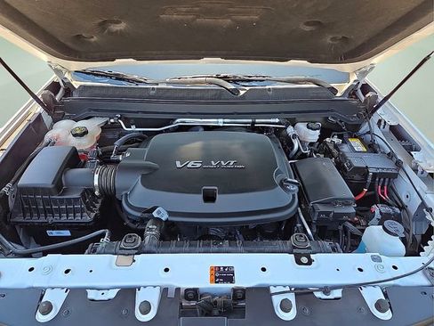 Used 2022 Chevrolet Colorado LT RWD image 12