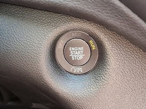 Used 2022 Jeep Cherokee Limited image 27