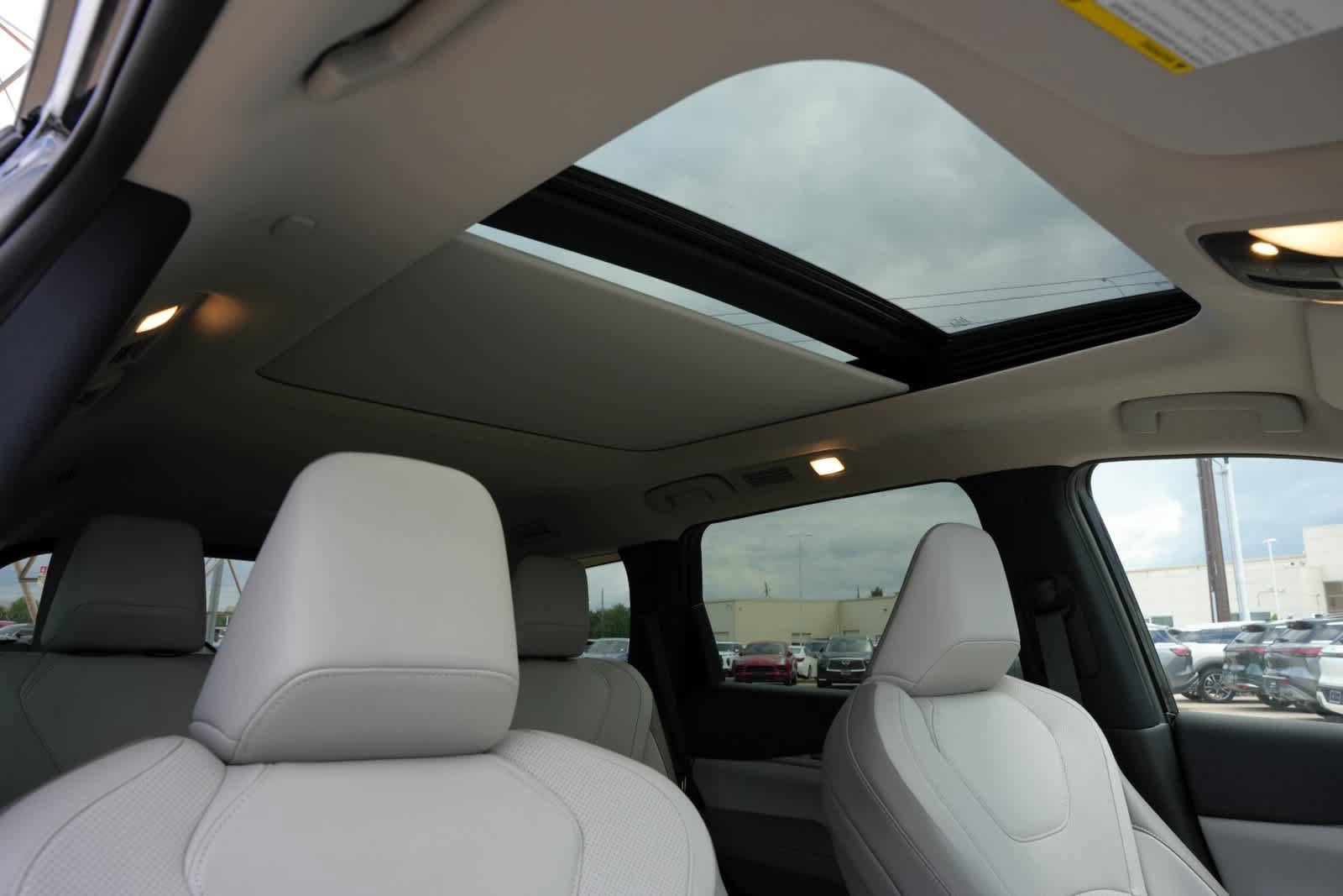 Certified 2027 INFINITI QX60 Luxe w/ Cargo Package FWD image 23