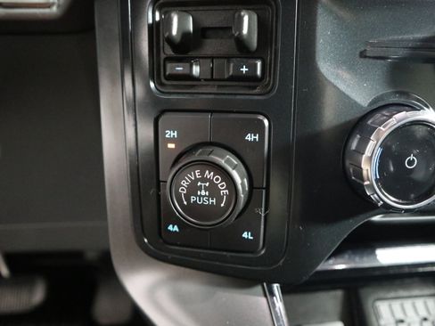Used 2025 Ford F150 Lariat w/ Equipment Group 501A Mid AWD/4WD image 31