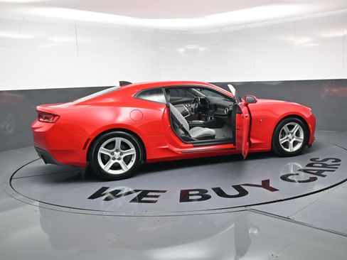 Used 2016 Chevrolet Camaro LT image 24