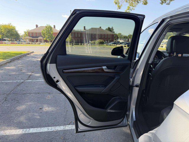 Used 2018 Audi Q5 2.0T Premium Plus w/ Premium Plus Package AWD/4WD image 21