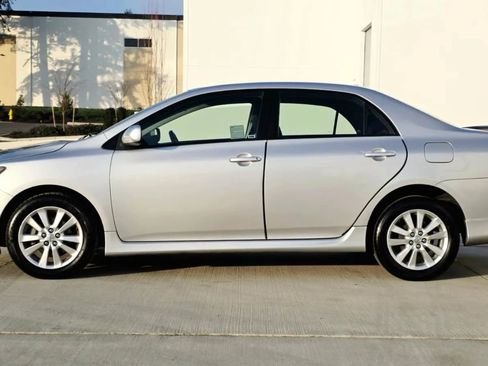 Used 2010 Toyota Corolla S image 2