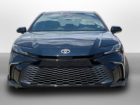 Used 2025 Toyota Camry SE w/ Convenience Package FWD image 3