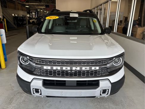 Used 2025 Ford Bronco Sport Badlands w/ Badlands Tech Package AWD/4WD image 3