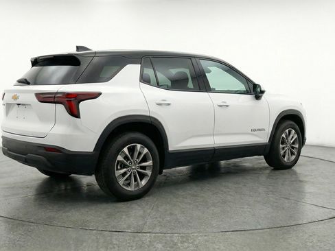 Used 2025 Chevrolet Equinox LT image 9
