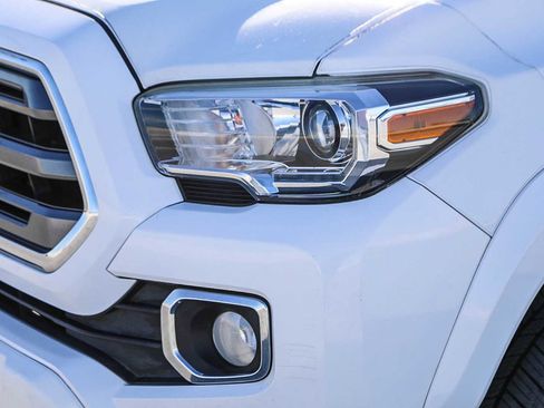 Used 2017 Toyota Tacoma Limited image 8