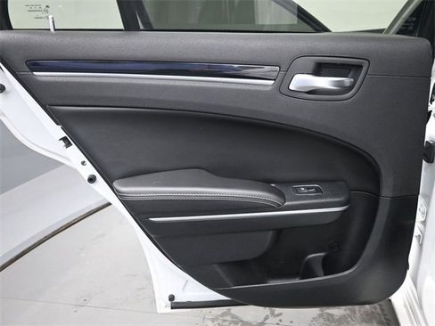 Used 2019 Chrysler 300 S image 14