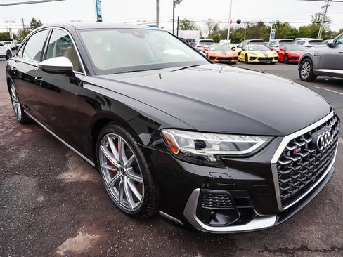 Used 2023 Audi S8 w/ S8 Comfort Plus Package AWD/4WD image 3
