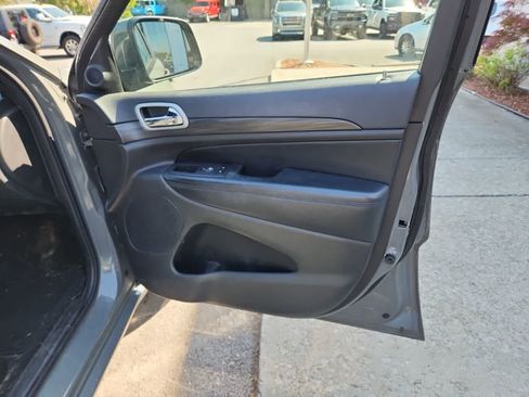 Used 2021 Jeep Grand Cherokee Laredo X RWD image 22
