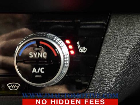 Used 2024 Mitsubishi Outlander SE image 36