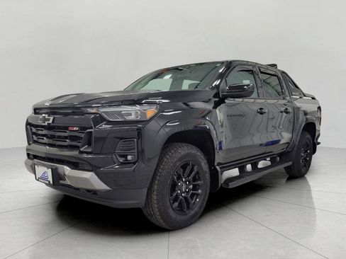 Certified 2025 Chevrolet Colorado Z71 w/ Midnight Edition AWD/4WD image 12