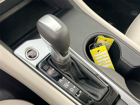 Used 2025 Nissan Altima 2.5 SV image 15