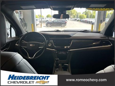 Certified 2020 Cadillac XT6 Premium Luxury AWD/4WD image 16