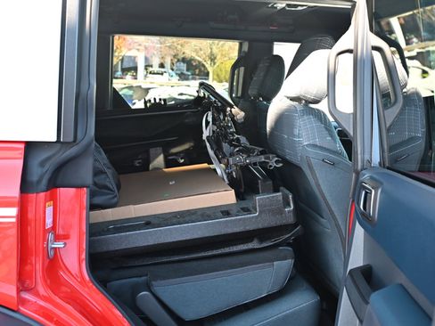 Used 2023 Ford Bronco Heritage Edition image 46