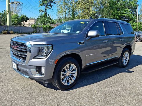Used 2022 GMC Yukon SLT w/ SLT Luxury Package AWD/4WD image 3