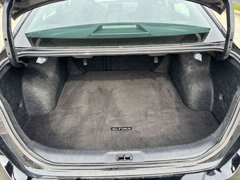 Used 2025 Nissan Altima 2.5 SV FWD image 30