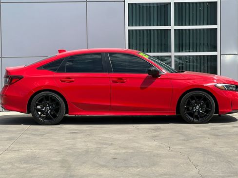 Used 2025 Honda Civic Sport image 3