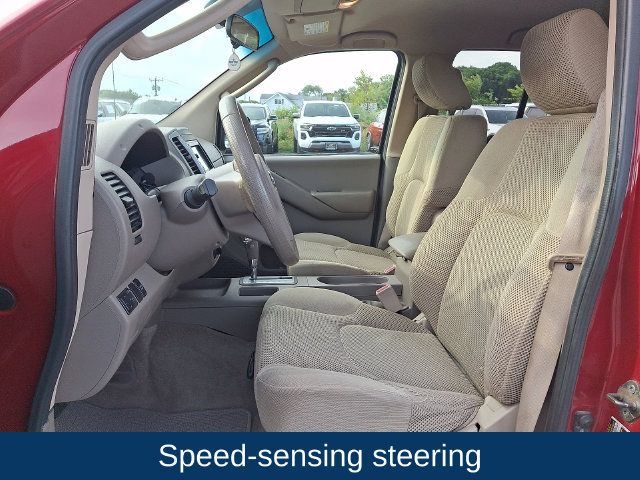 Used 2010 Nissan Frontier SE AWD/4WD image 2