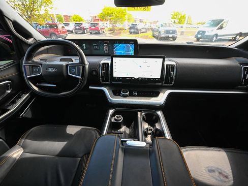 Used 2025 Ford Expedition Tremor AWD/4WD image 32