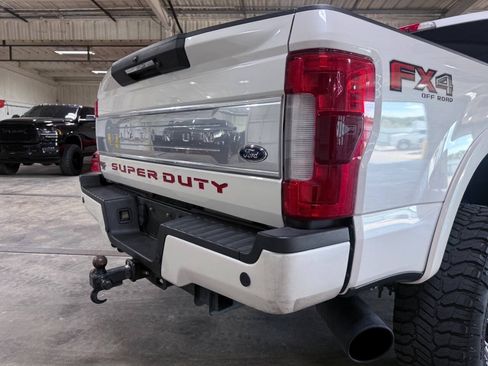 Used 2017 Ford F250 Platinum w/ Platinum Ultimate Package AWD/4WD image 19