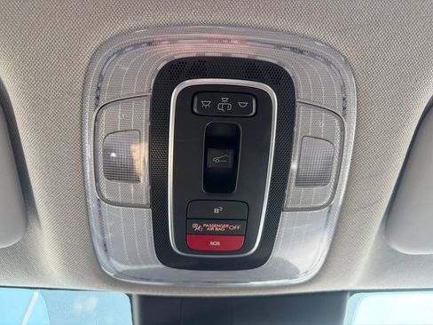 Used 2024 Hyundai Elantra Limited FWD image 18