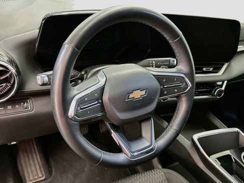 Used 2025 Chevrolet Equinox LT AWD/4WD image 18