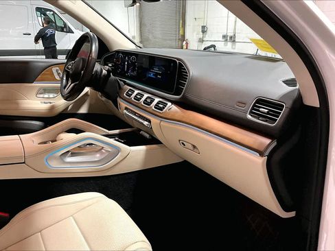 Used 2022 Mercedes-Benz GLS 450 4MATIC image 19