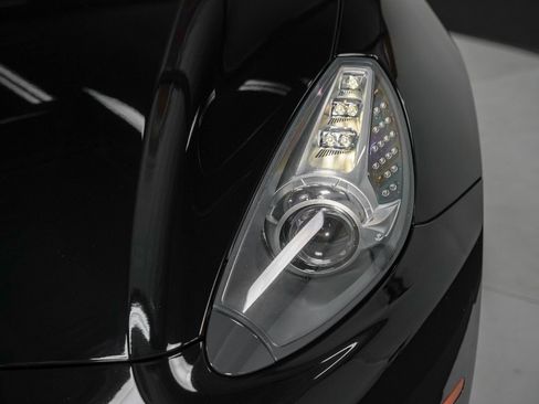 Used 2010 Ferrari California RWD image 16