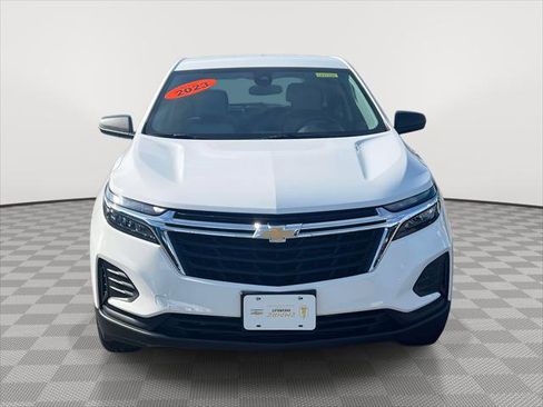 Used 2023 Chevrolet Equinox LS image 2