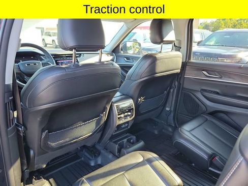 Used 2023 Jeep Grand Cherokee L Limited w/ Luxury Tech Group II AWD/4WD image 28