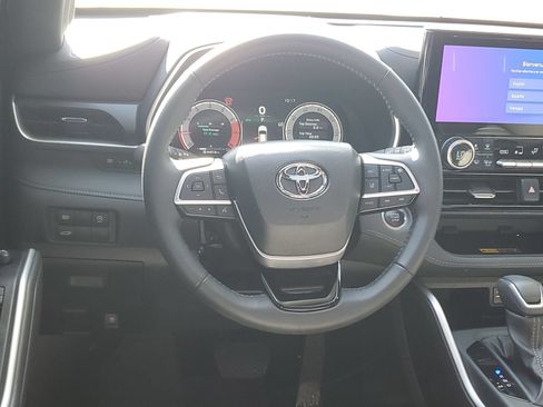Certified 2026 Toyota Highlander XSE AWD/4WD image 12