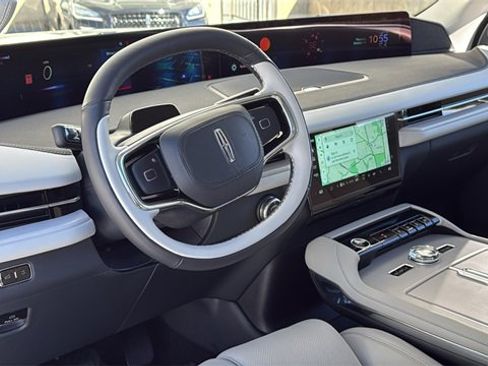 New 2025 Lincoln Navigator L Reserve image 18